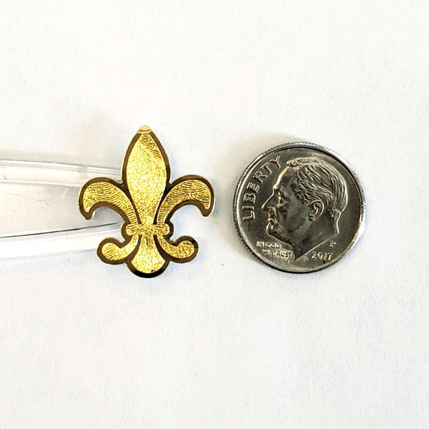 Gold Fleur de Lis stickers for Mardi Gras, Set of 48 Elegant French Flower Stickers for Weddings.